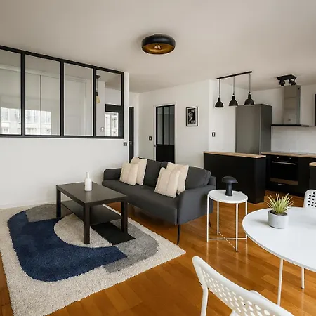 Renove De Luxe Au 19eme Párizs